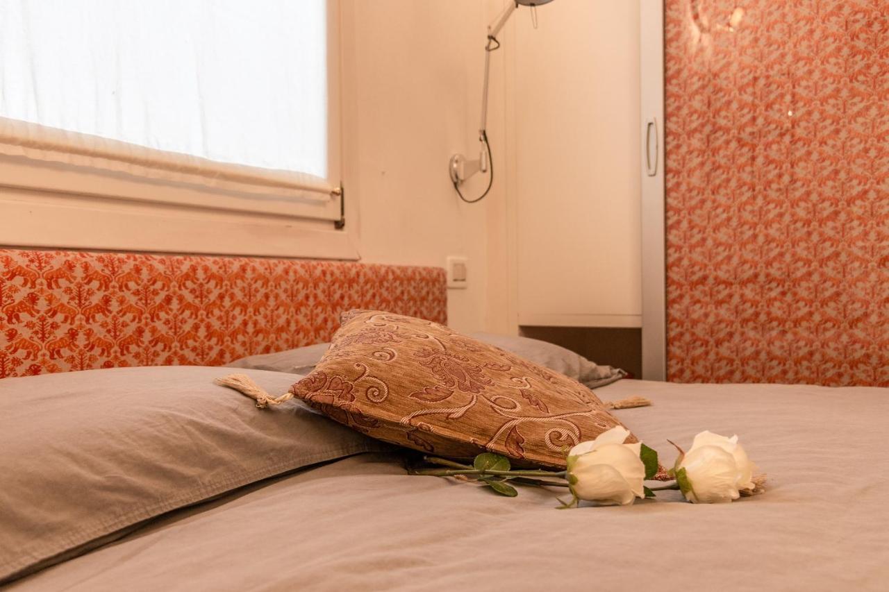 Gold And Red - The Venetian Style With Terrace Apartment Venedig