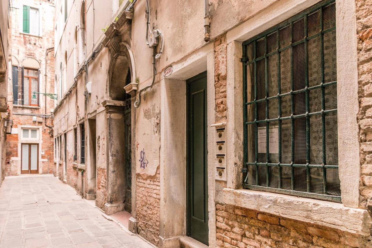 Gold And Red - The Venetian Style With Terrace * Venedig