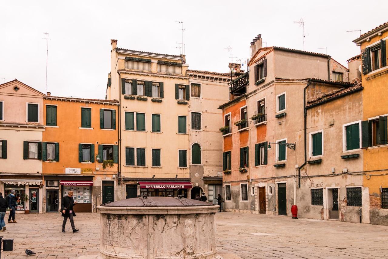 Apartment Gold And Red - The Venetian Style With Terrace *