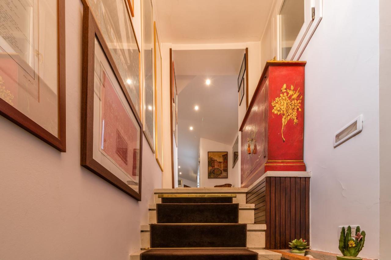 Apartment Gold And Red - The Venetian Style With Terrace *